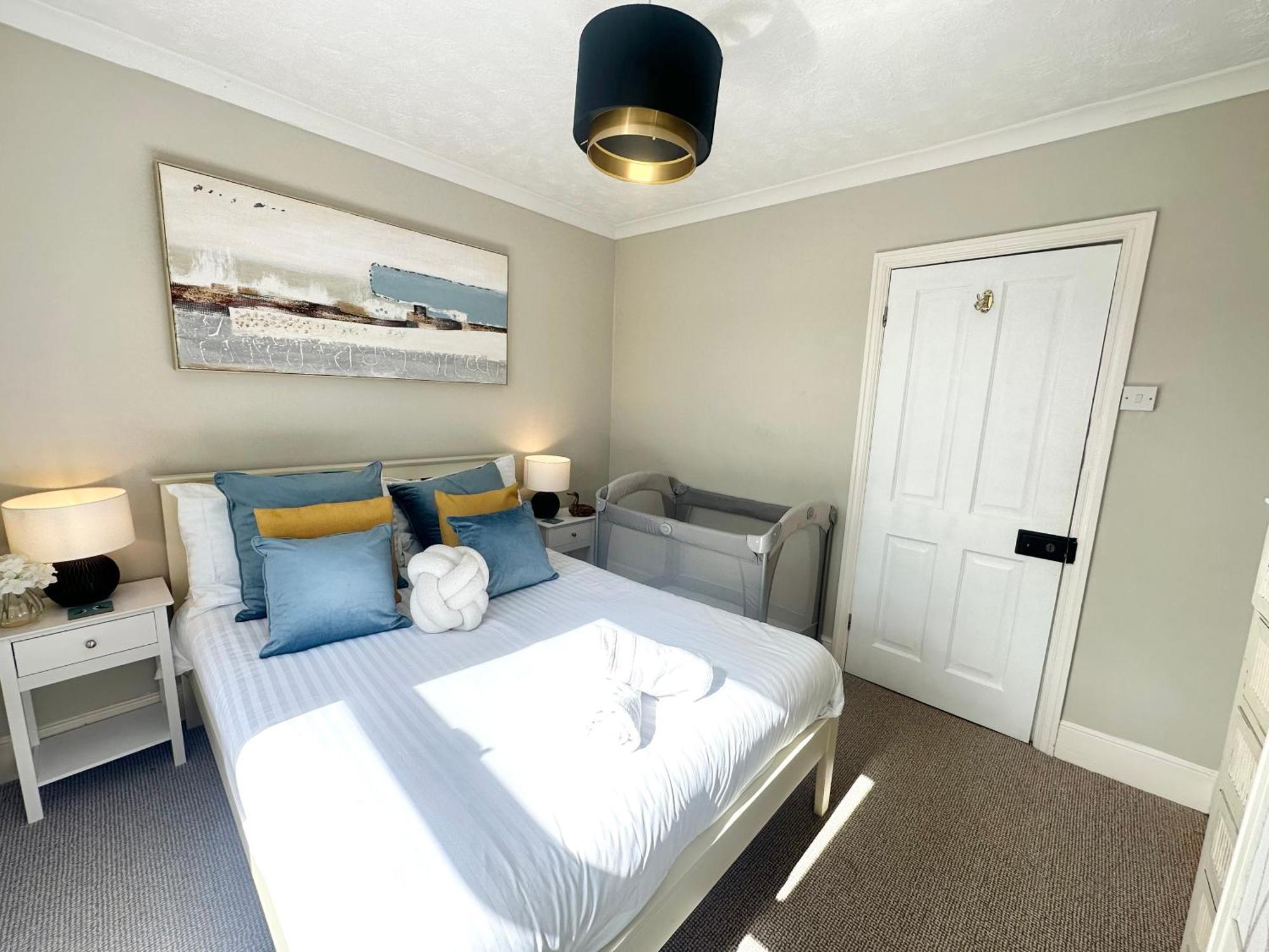 The Capstone Retreat - Beautiful Detached Family Home By Coastline Retreats, Arcade Machine, Parking, Bbq Μπόρνμουθ Εξωτερικό φωτογραφία